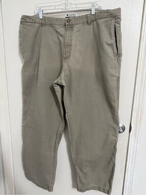 Item 061926D 
Columbia Men's Khaki Casual Canvas Pants